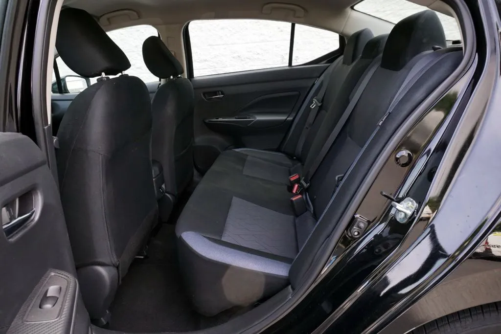 Nissan Versa photo 16