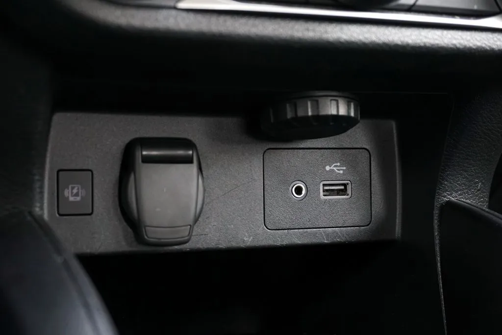 Nissan Versa photo 17