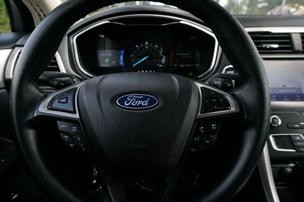 Ford Fusion photo 18