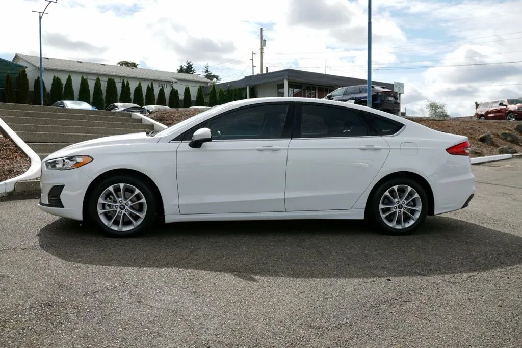 Ford Fusion photo 8