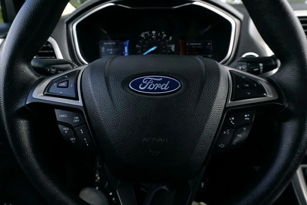 Ford Fusion photo 22