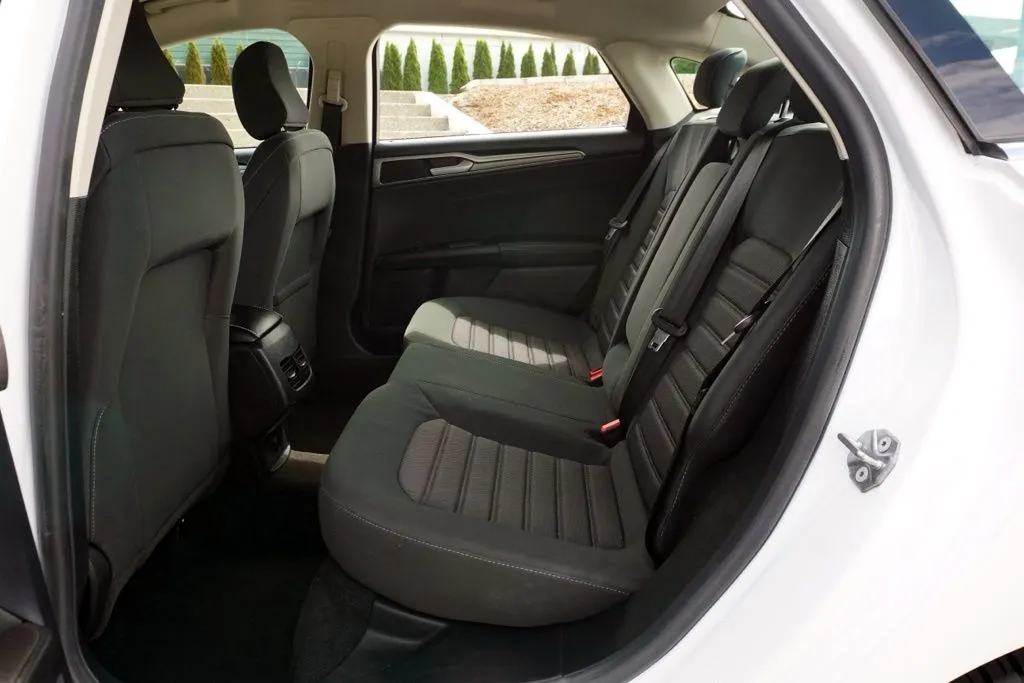 Ford Fusion photo 16