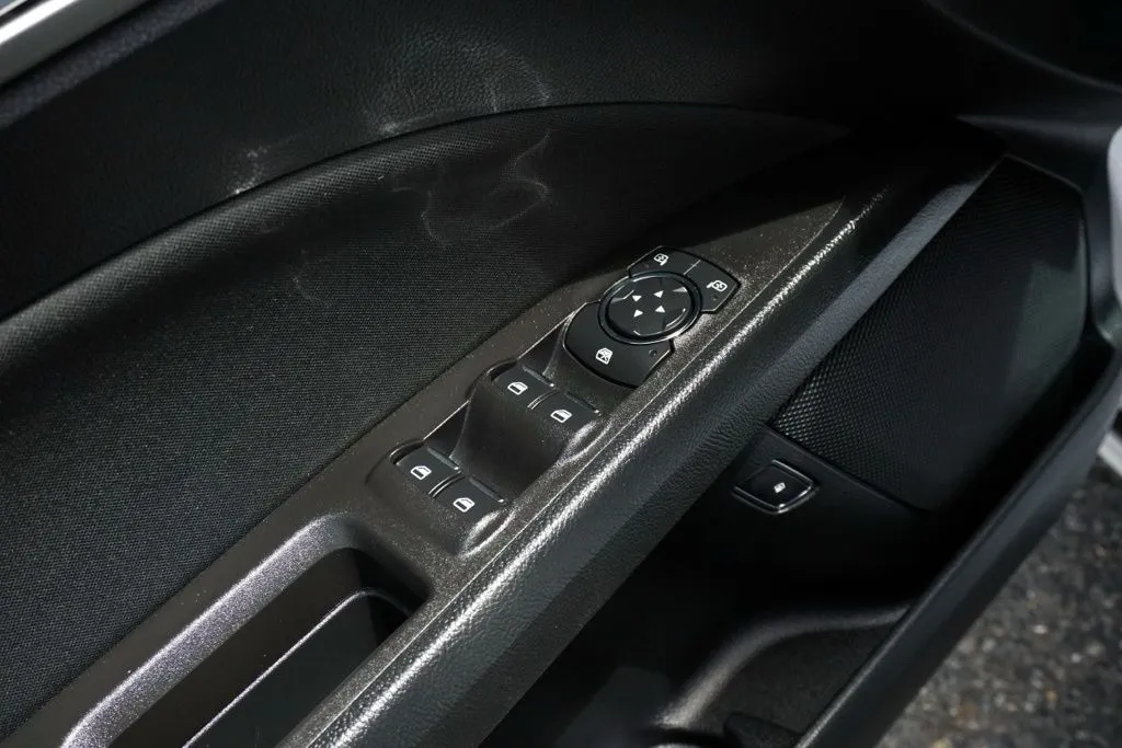 Ford Fusion photo 13