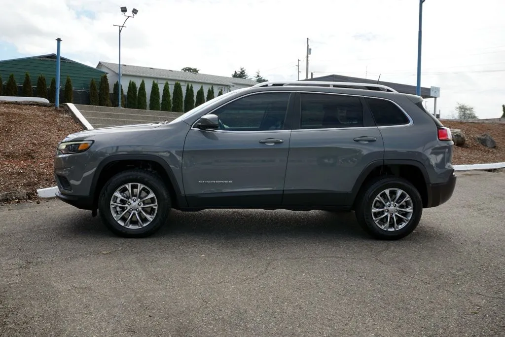 Jeep Cherokee photo 8