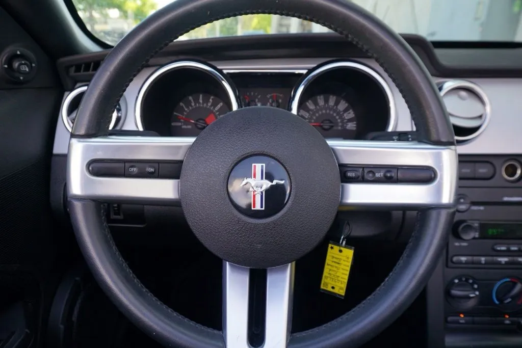 Ford Mustang photo 15