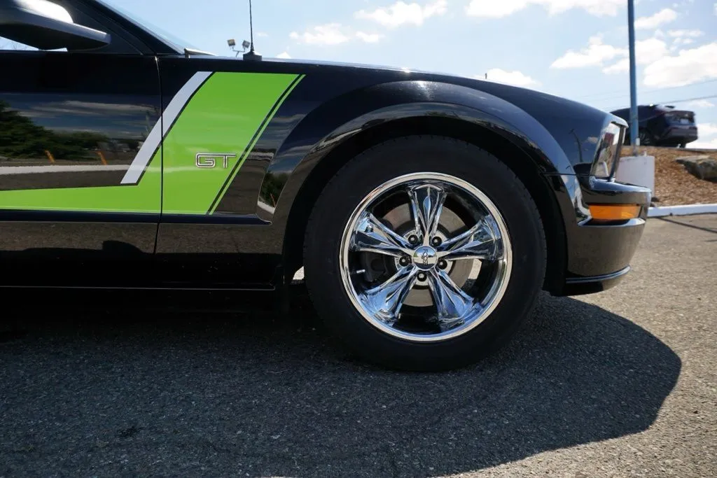 Ford Mustang photo 9