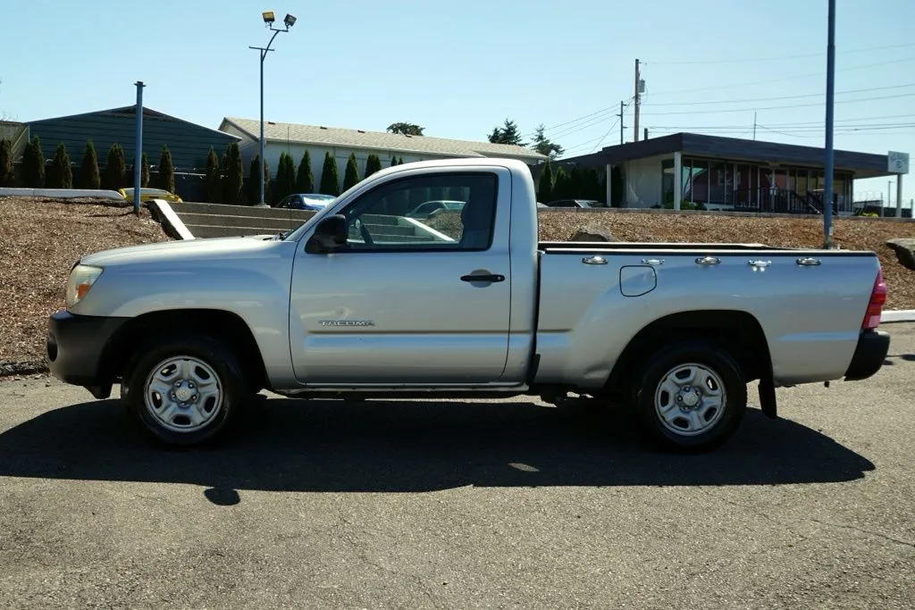 Toyota Tacoma photo 9