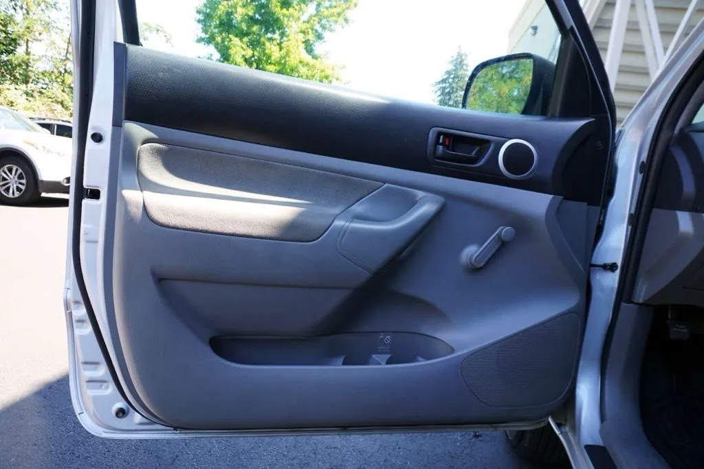 Toyota Tacoma photo 11