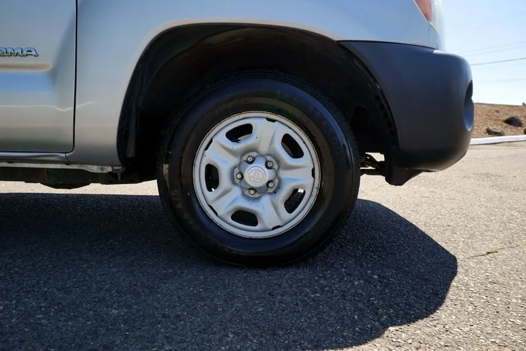 Toyota Tacoma photo 10