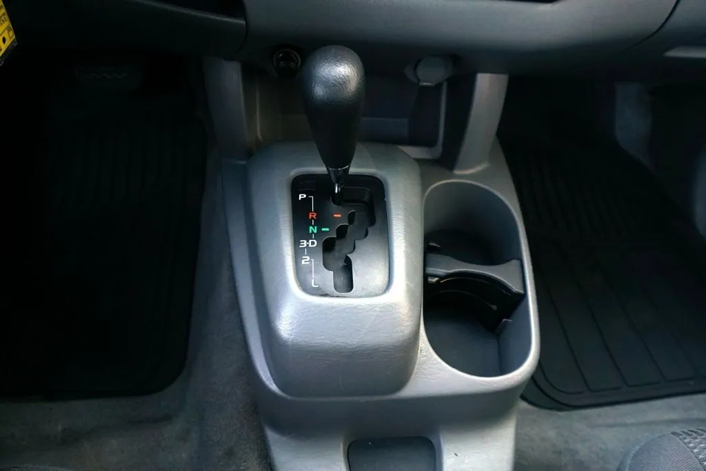 Toyota Tacoma photo 16