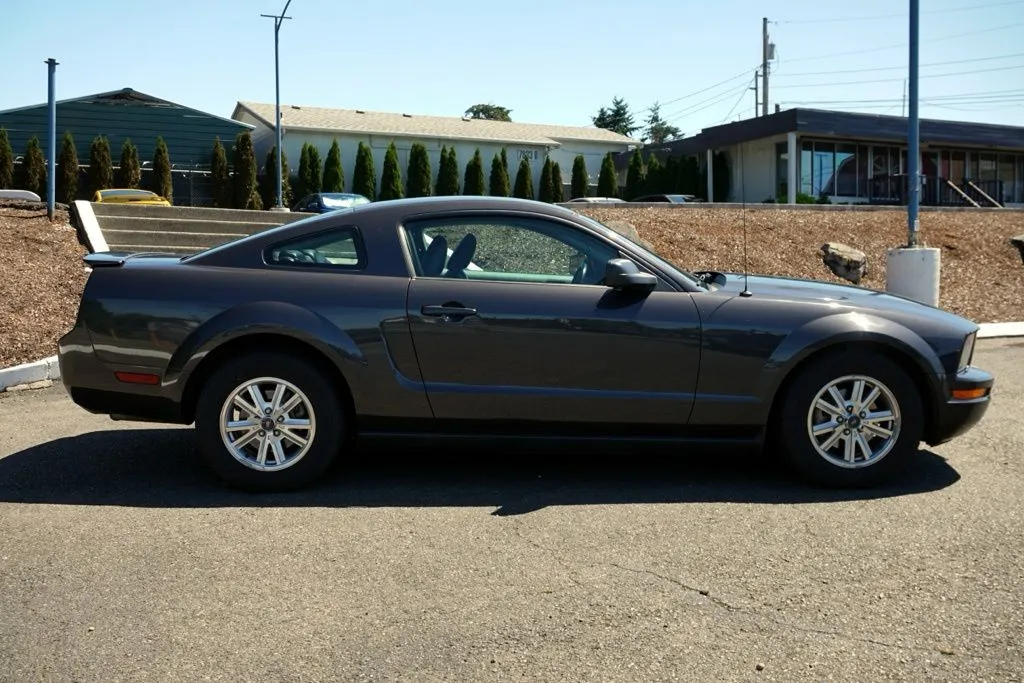 Ford Mustang photo 6