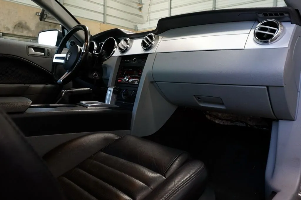 Ford Mustang photo 13