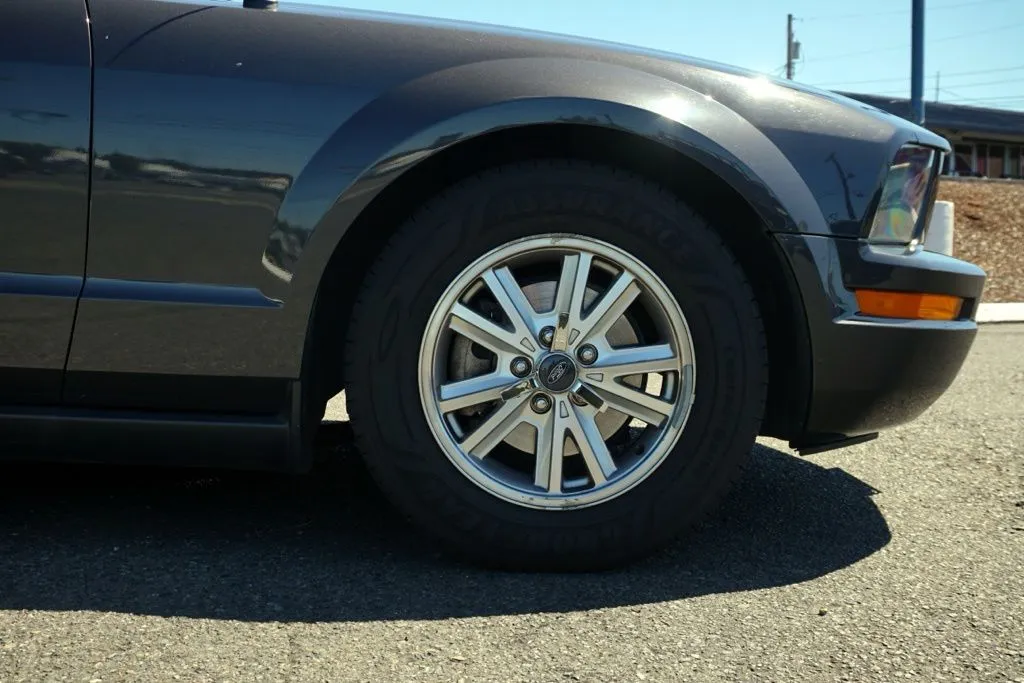 Ford Mustang photo 9