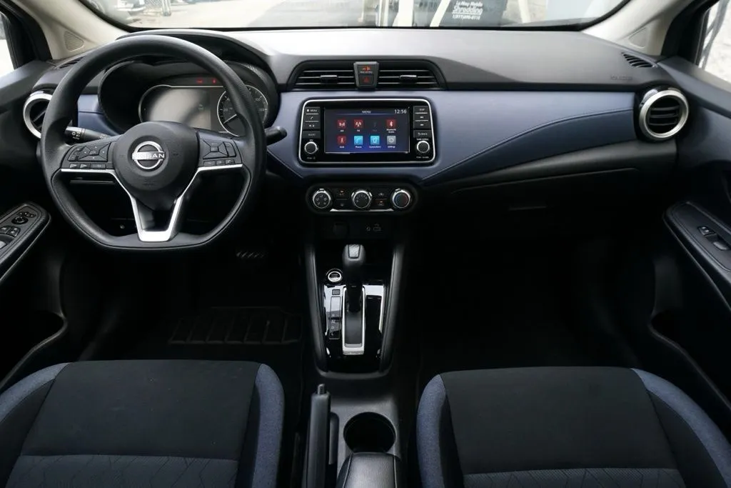 Nissan Versa photo 18