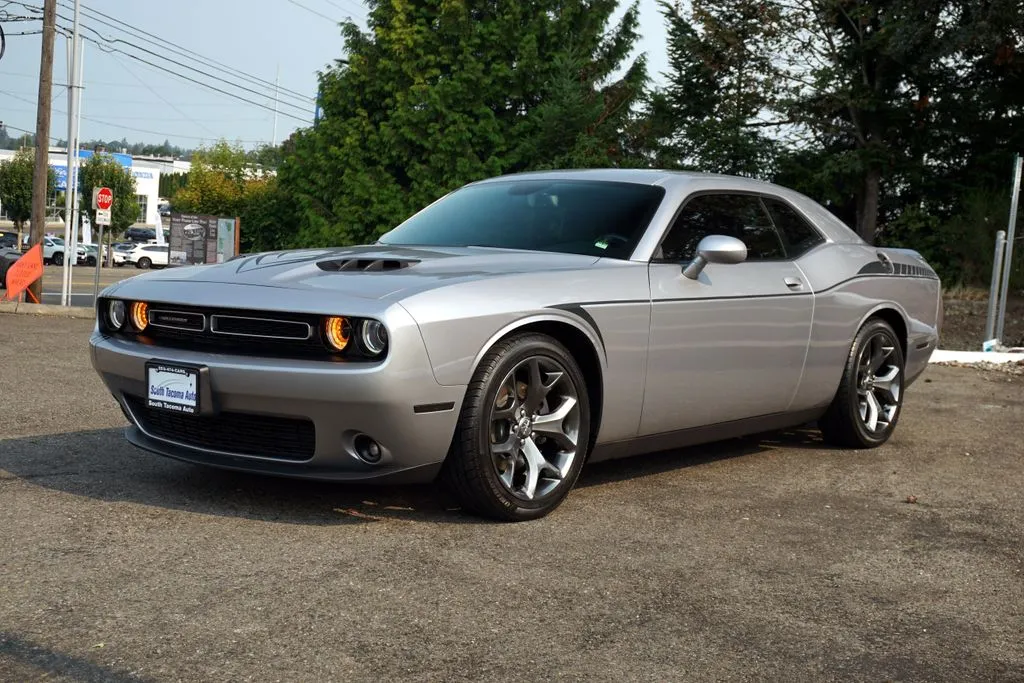 Dodge Challenger photo 7