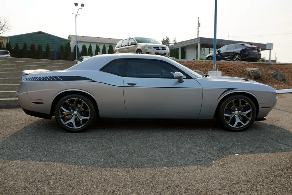Dodge Challenger photo 6