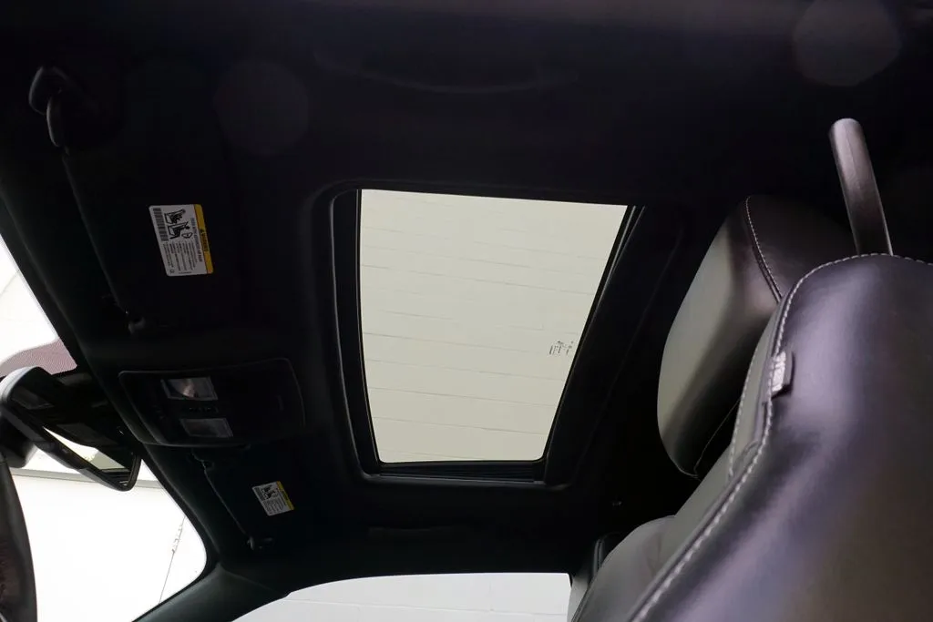 Dodge Challenger photo 18