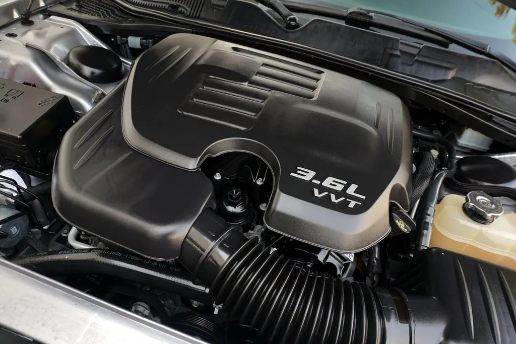 Dodge Challenger photo 13