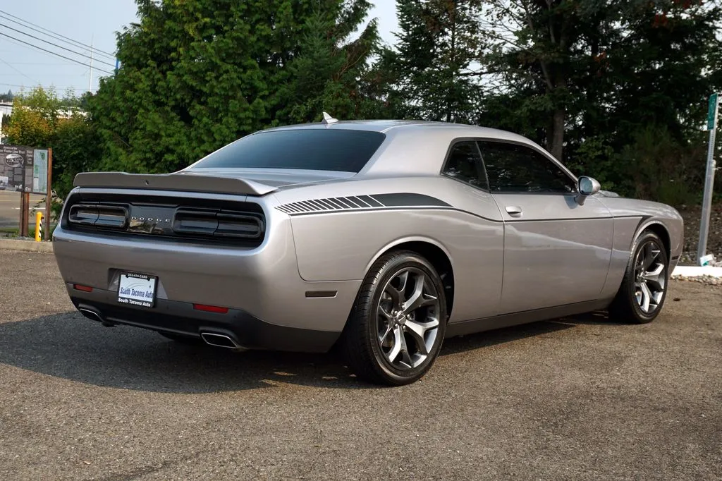 Dodge Challenger photo 5
