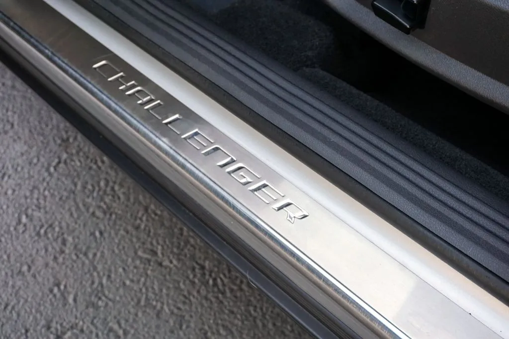 Dodge Challenger photo 13