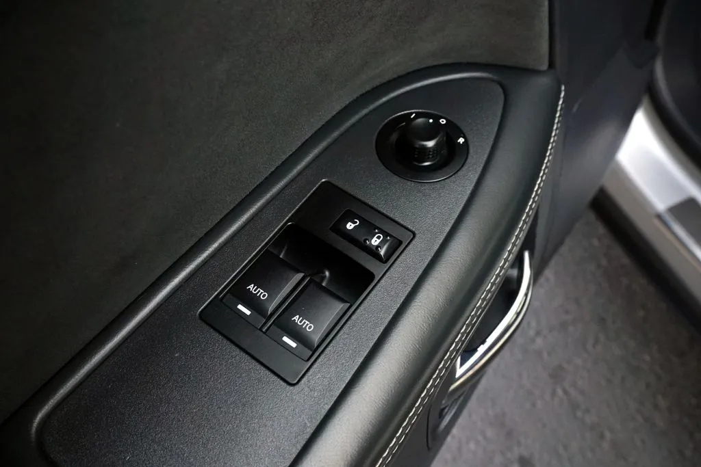 Dodge Challenger photo 19