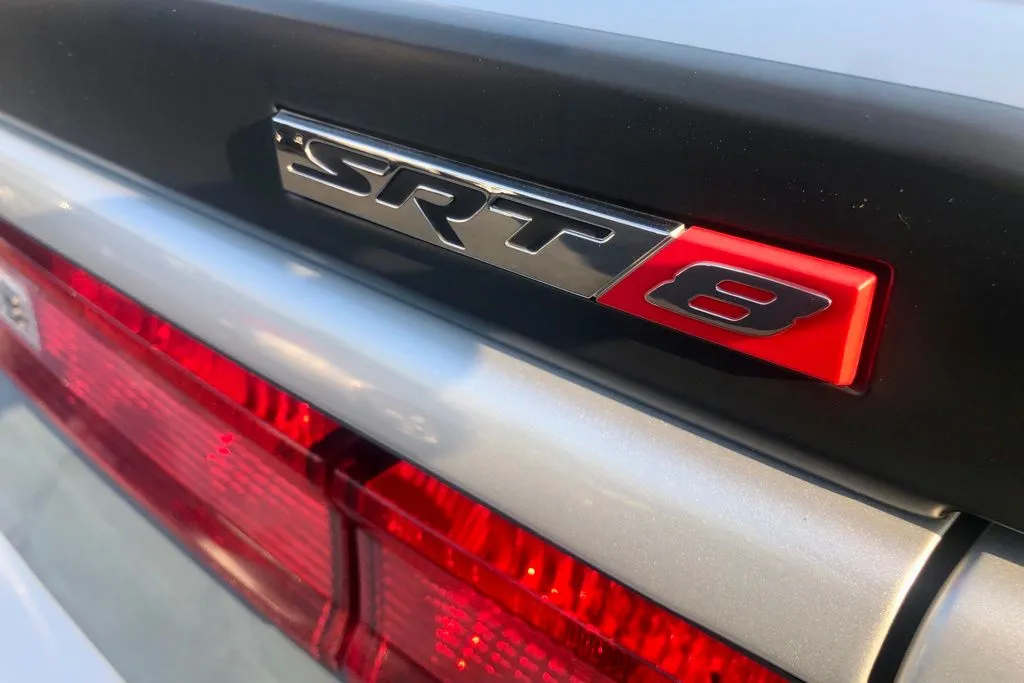 Dodge Challenger photo 11