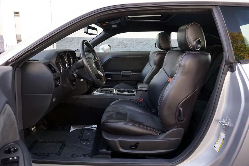 Dodge Challenger photo 23