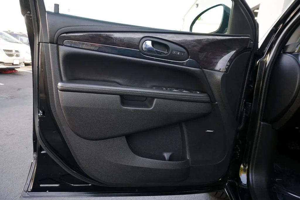 Buick Enclave photo 12