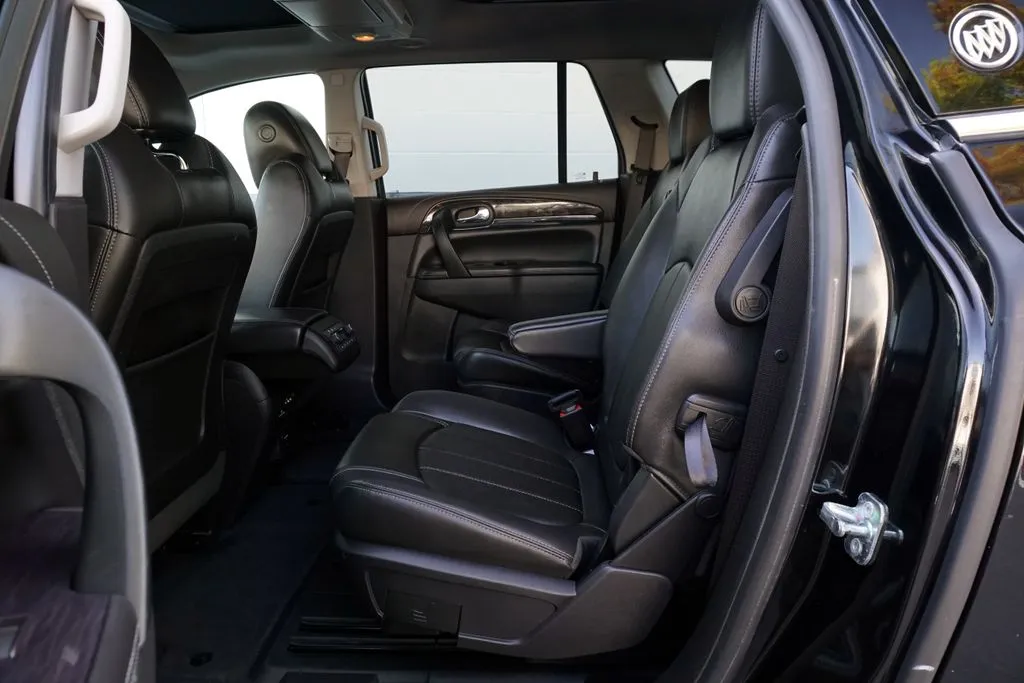 Buick Enclave photo 16
