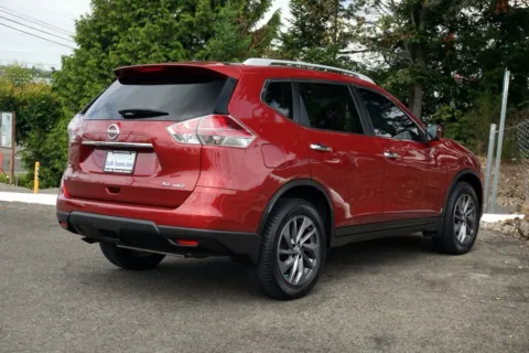 Another view of 2016 Nissan Rogue SL for sale in Tacoma, WA at South Tacoma Auto