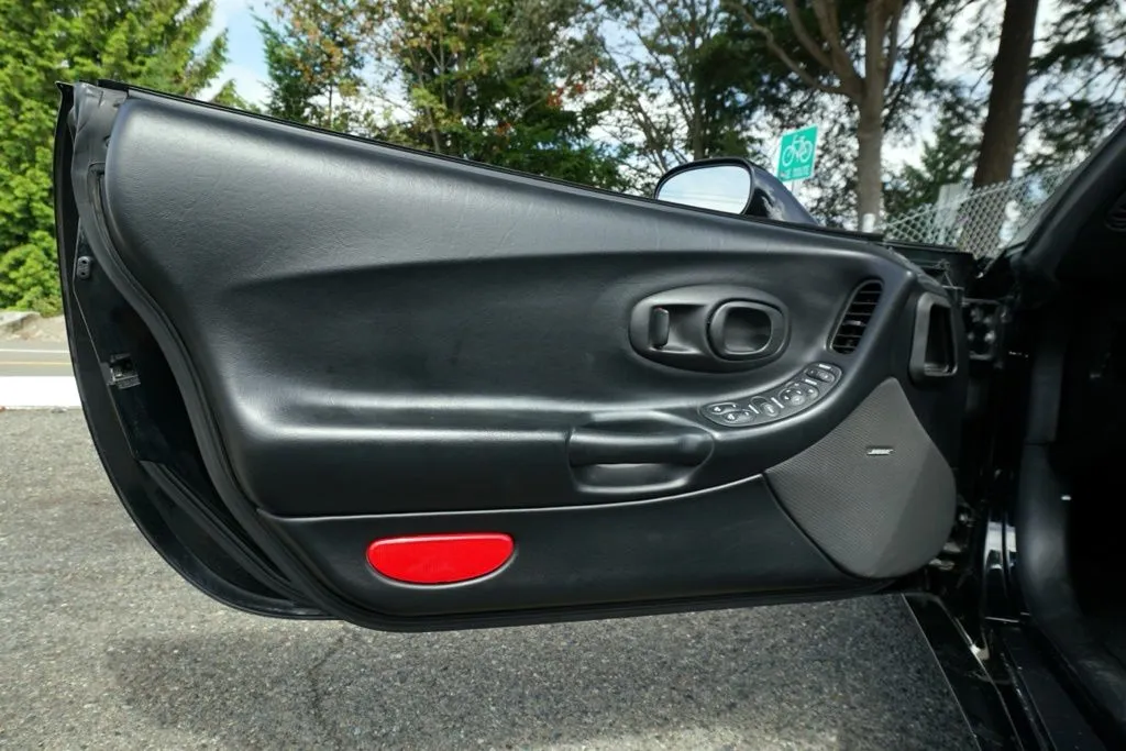 Chevrolet Corvette photo 18