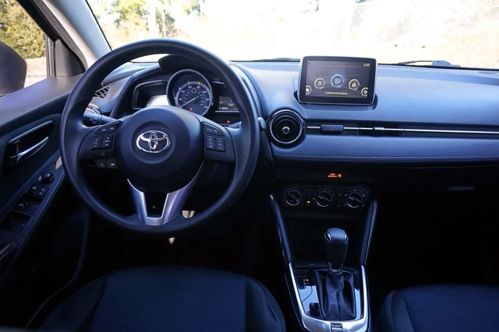 Toyota Yaris iA photo 17