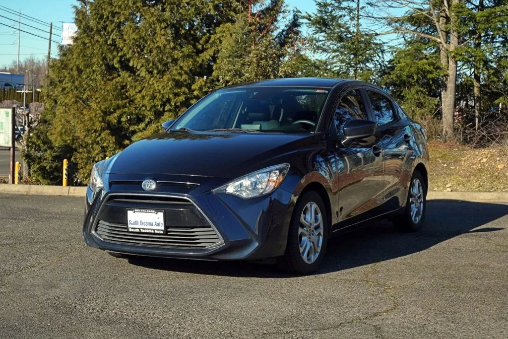 Toyota Yaris iA photo 7