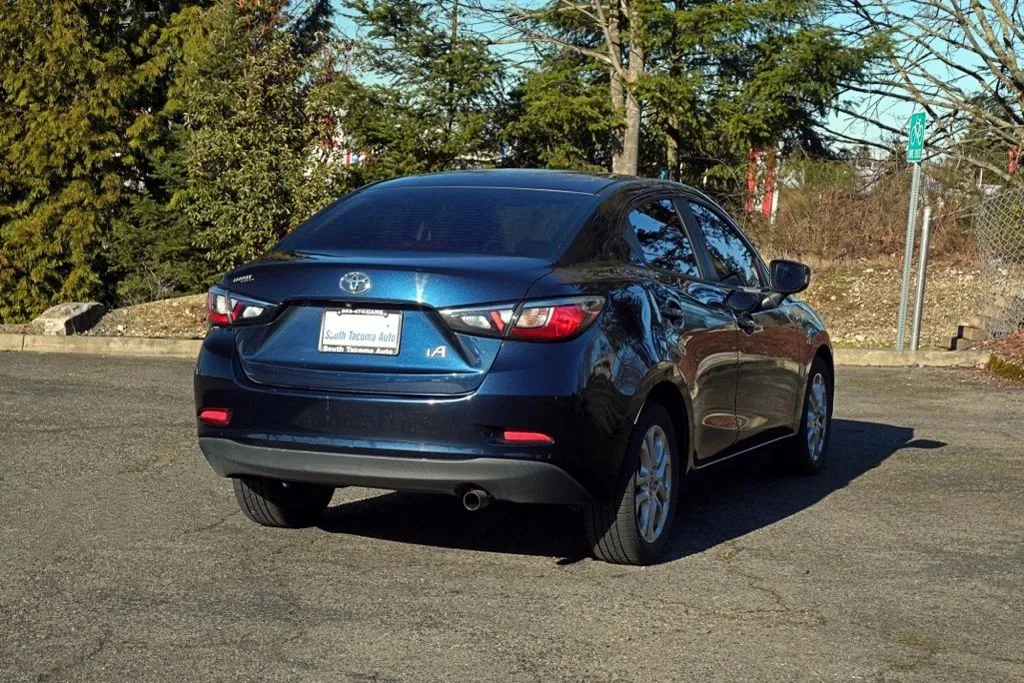 Toyota Yaris iA photo 3