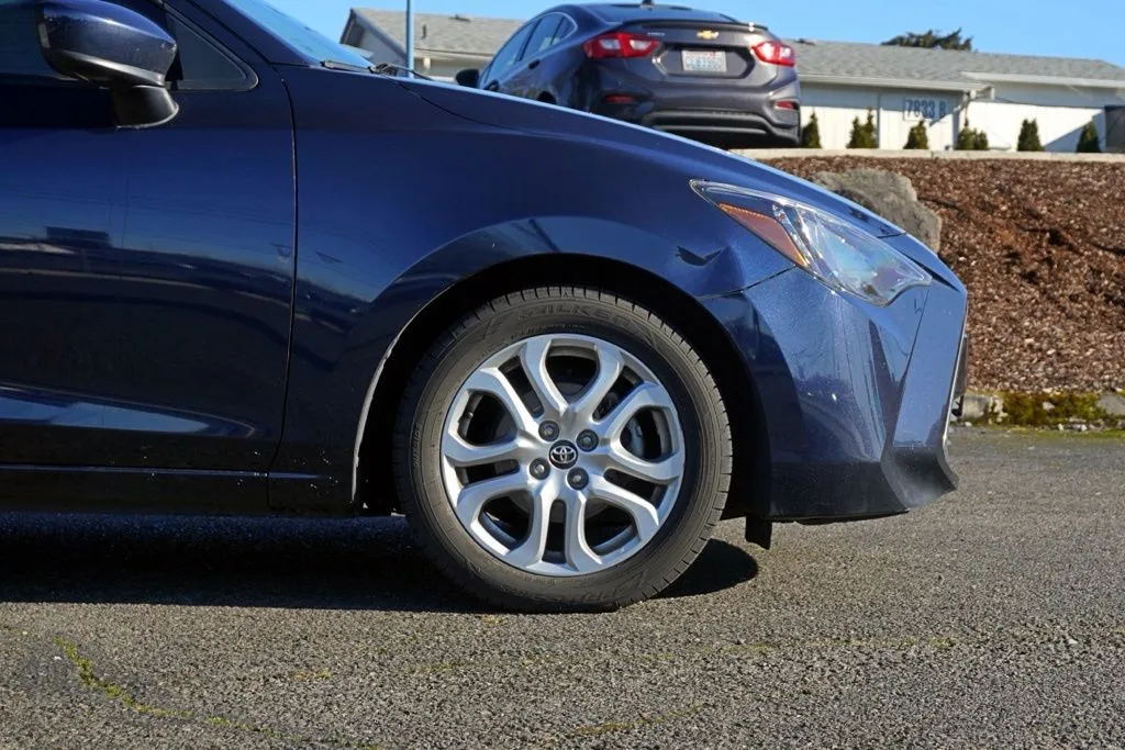 Toyota Yaris iA photo 9