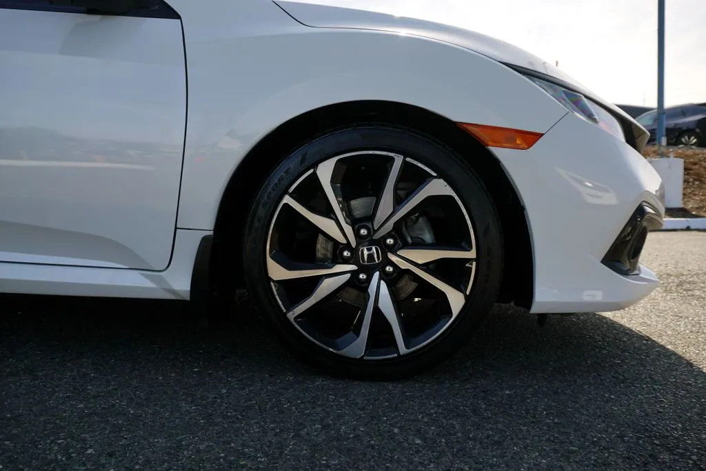 Honda Civic photo 9