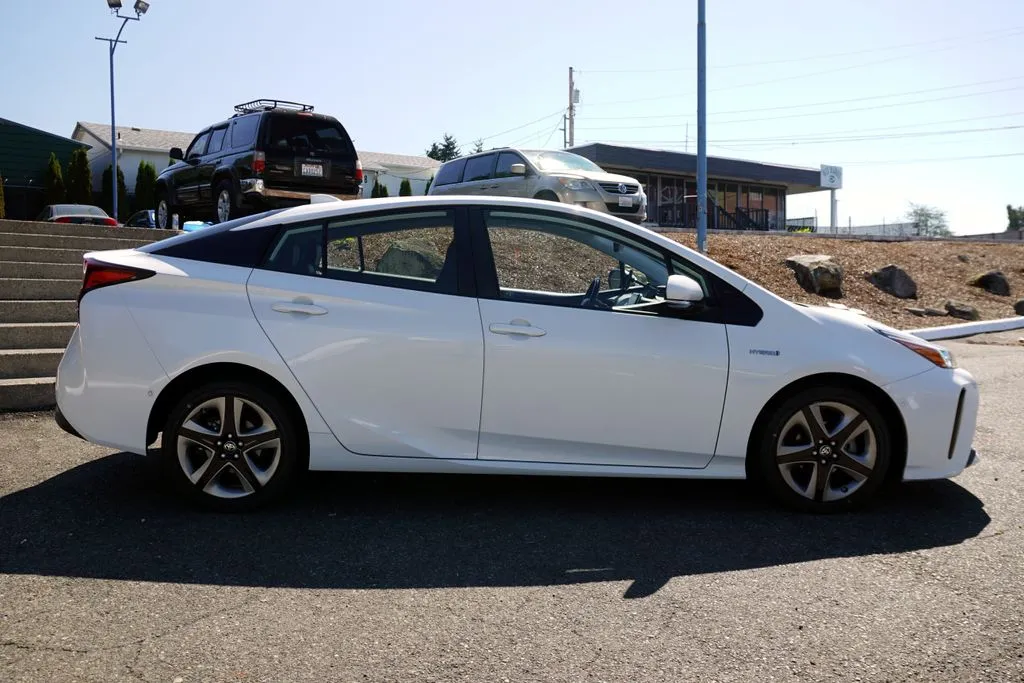 Toyota Prius photo 6