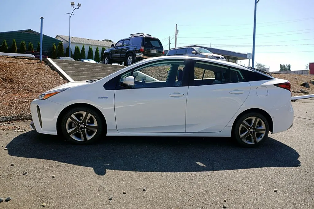 Toyota Prius photo 8
