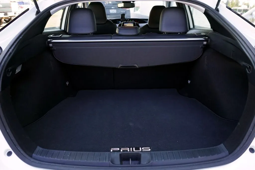 Toyota Prius photo 16