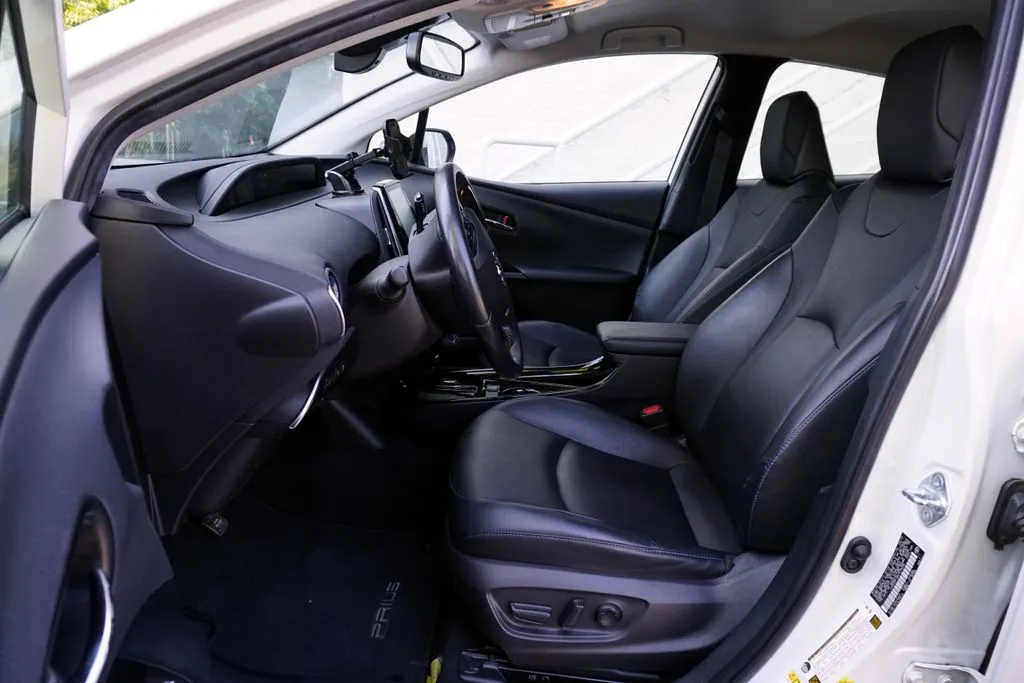 Toyota Prius photo 14