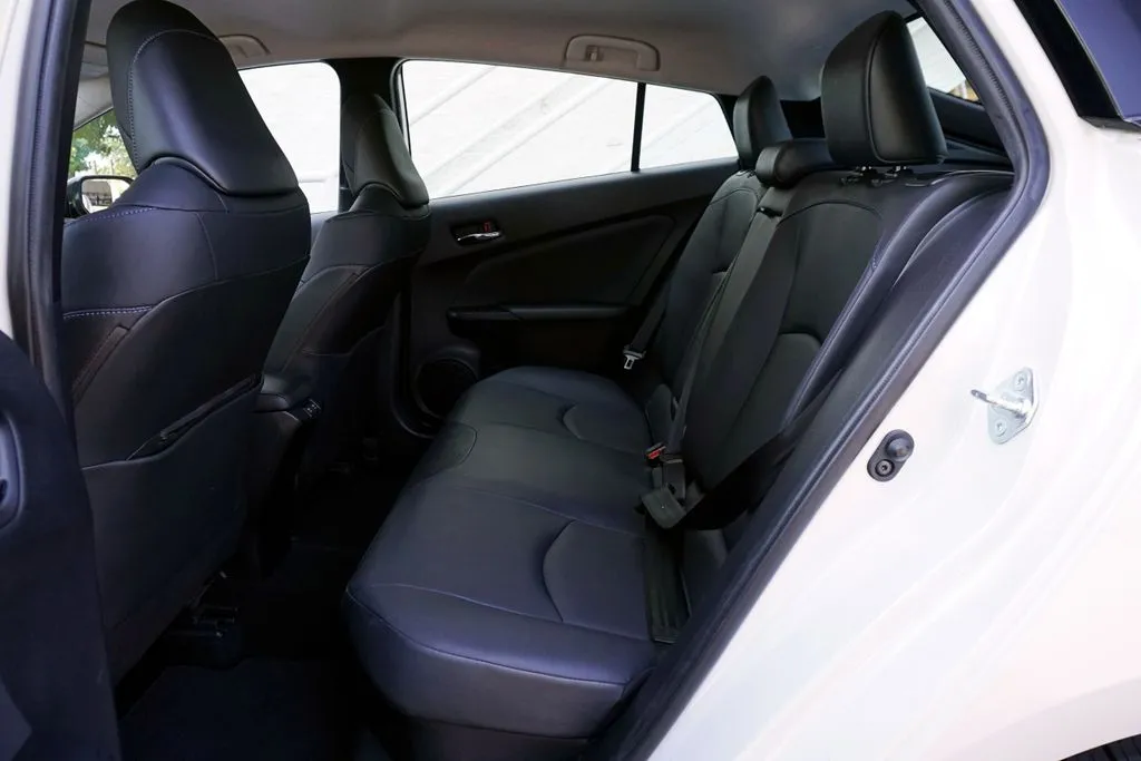 Toyota Prius photo 15