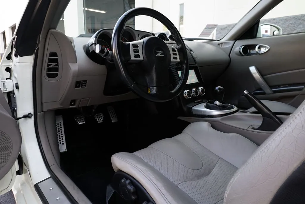 Nissan 350Z photo 19
