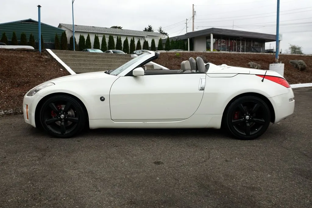 Nissan 350Z photo 8