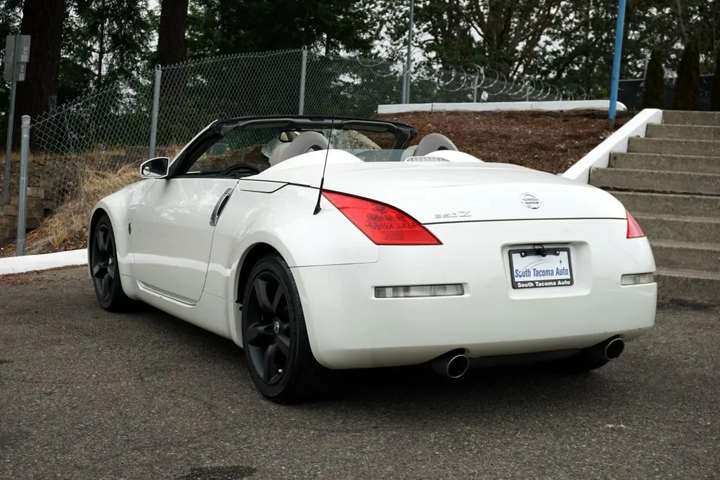 Nissan 350Z photo 3