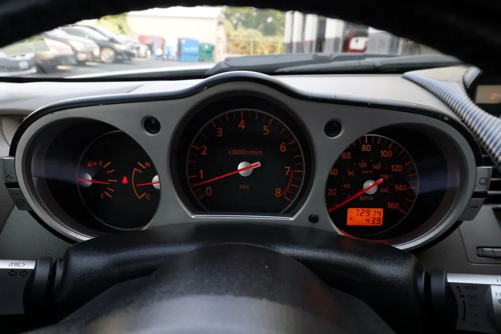 Nissan 350Z photo 24