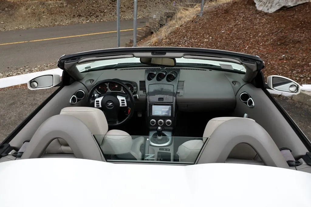 Nissan 350Z photo 11