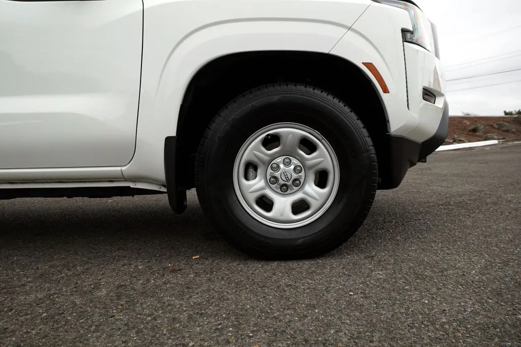 Nissan Frontier photo 9