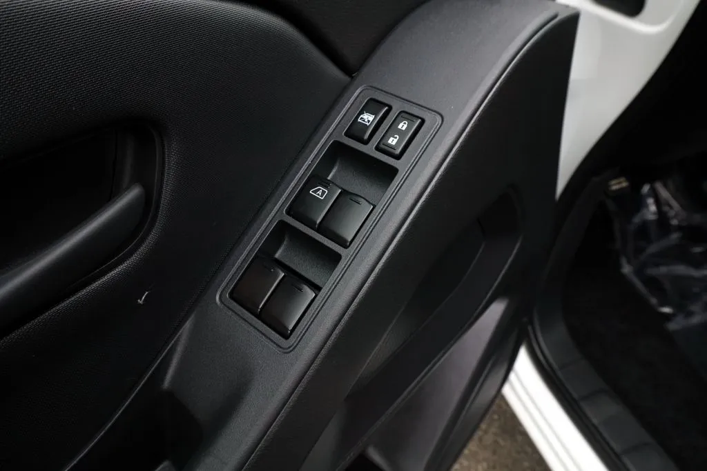 Nissan Frontier photo 14