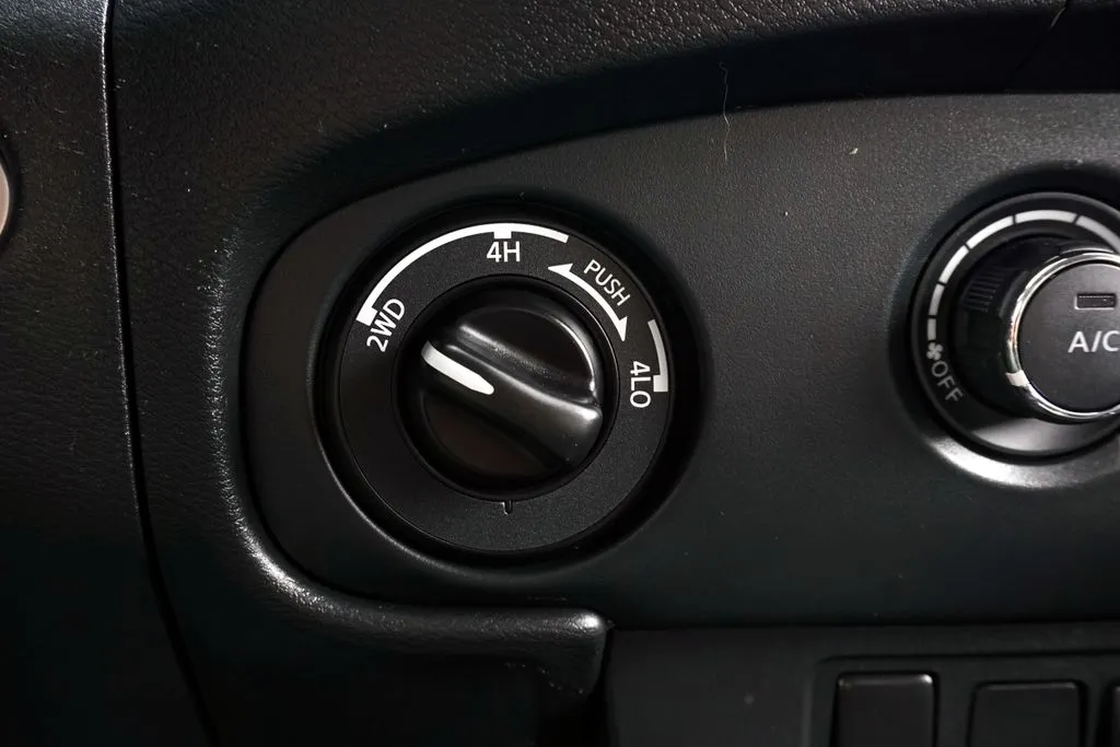Nissan Frontier photo 24