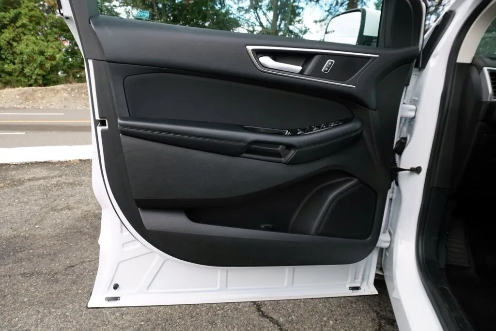 Ford Edge photo 13